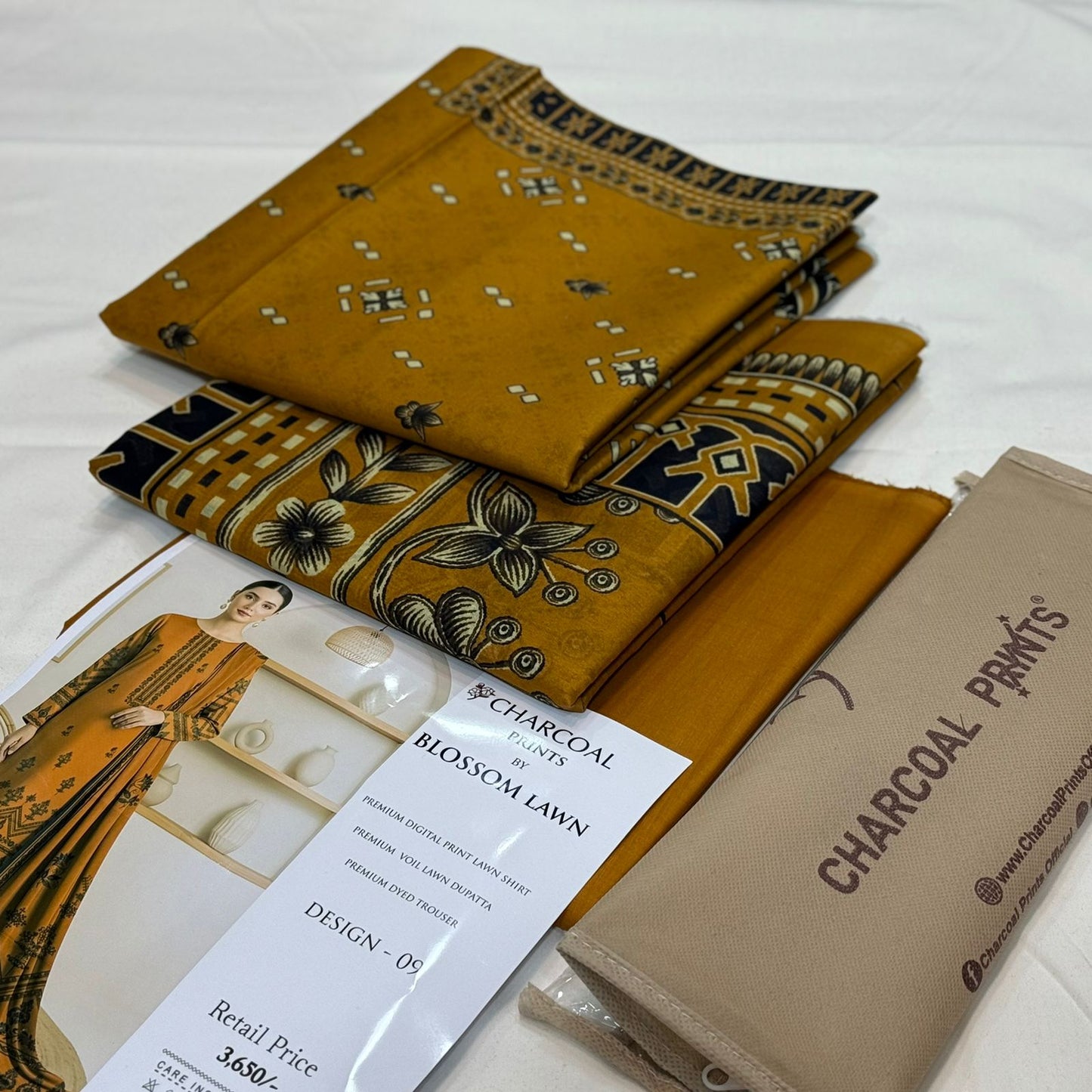 Diners By Charcoal Printed Lawn D-001