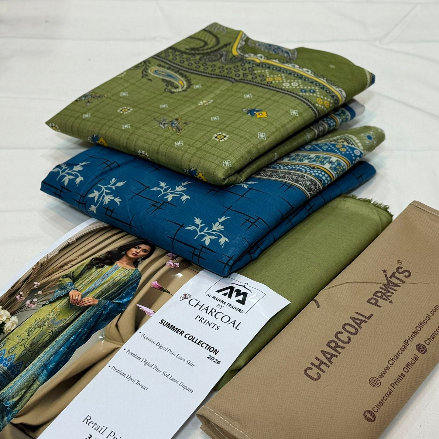 Diners By Charcoal Printed Lawn D-019