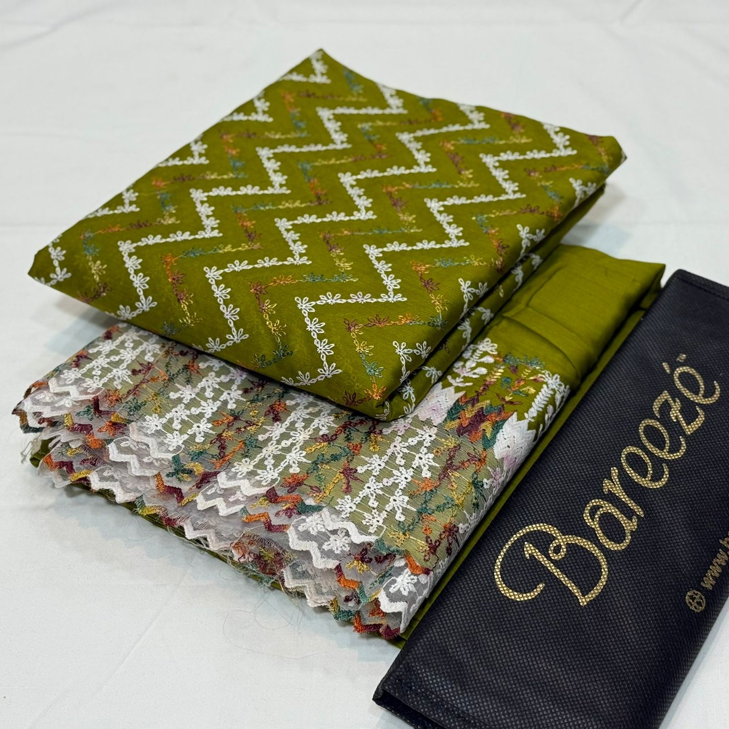 Bareeze Embroidered Lawn 2Piece D-014