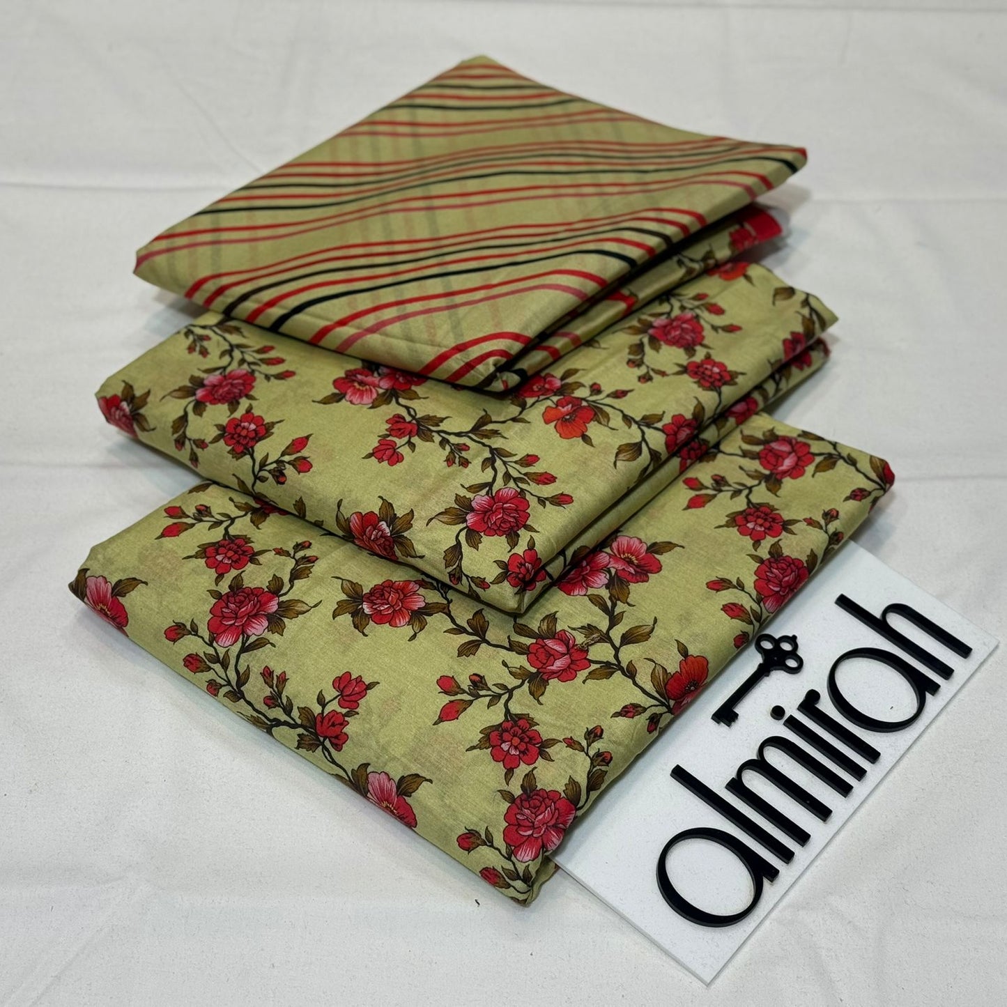 Almirah Printed Lawn 3Piece D-015