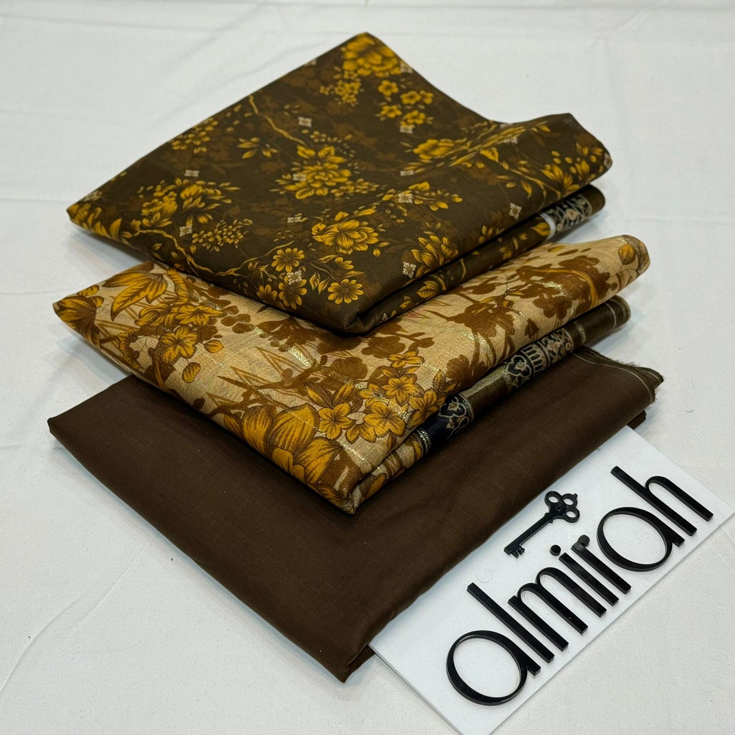 Almirah Printed Lawn 3Piece D-020