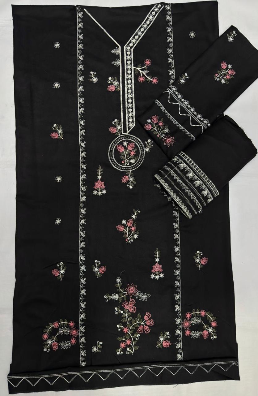 Urge Lawn Embroidered 2Piece D-5170