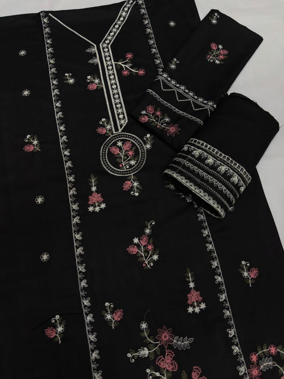 Urge Lawn Embroidered 2Piece D-5170