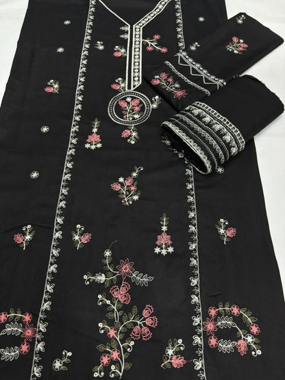 Urge Lawn Embroidered 2Piece D-5170