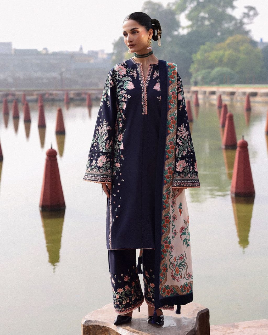 Qalamkar Embroidered lawn 3piece