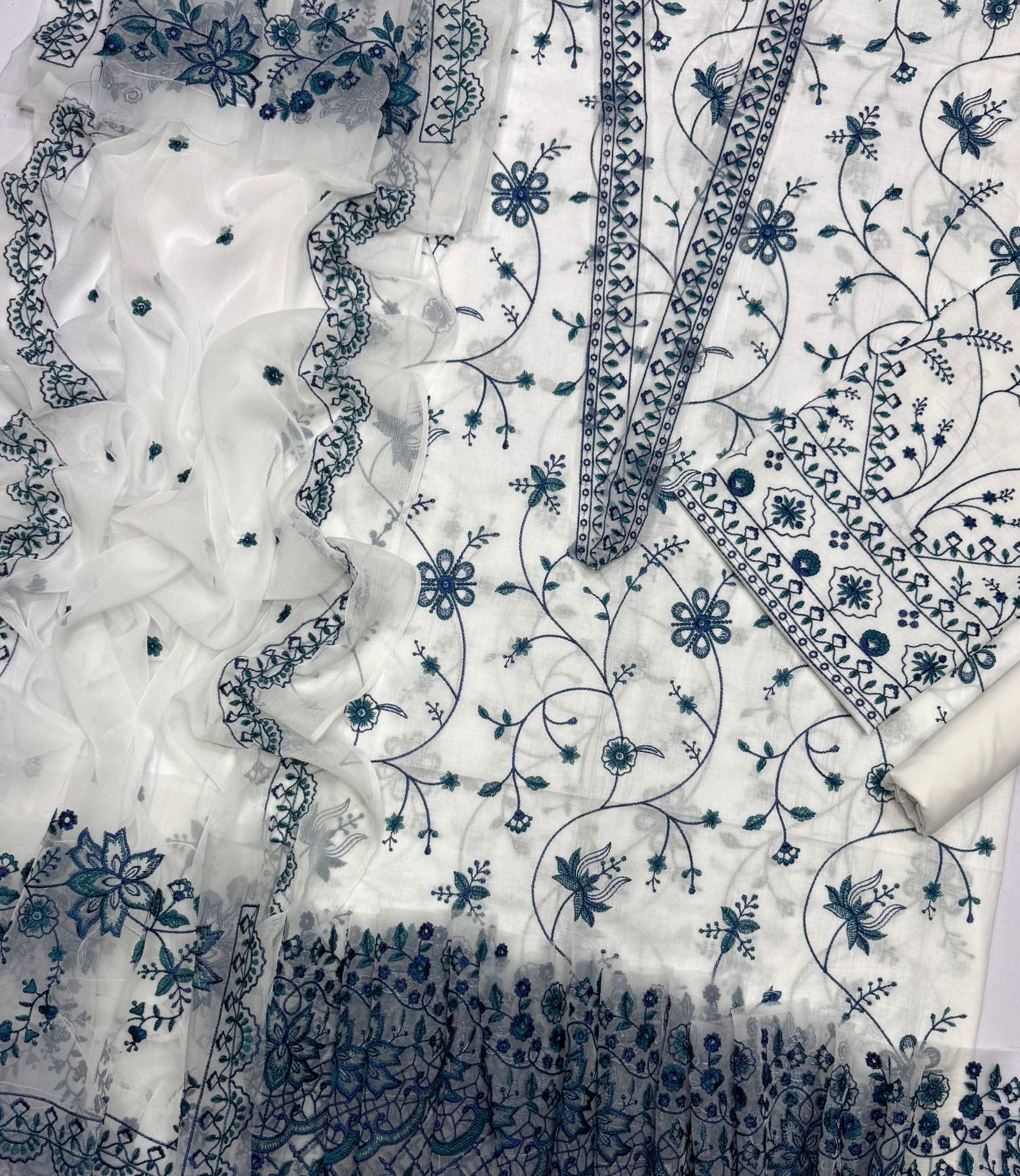 FAIZA SAQLAIN Lawn Embroidered 3Piece