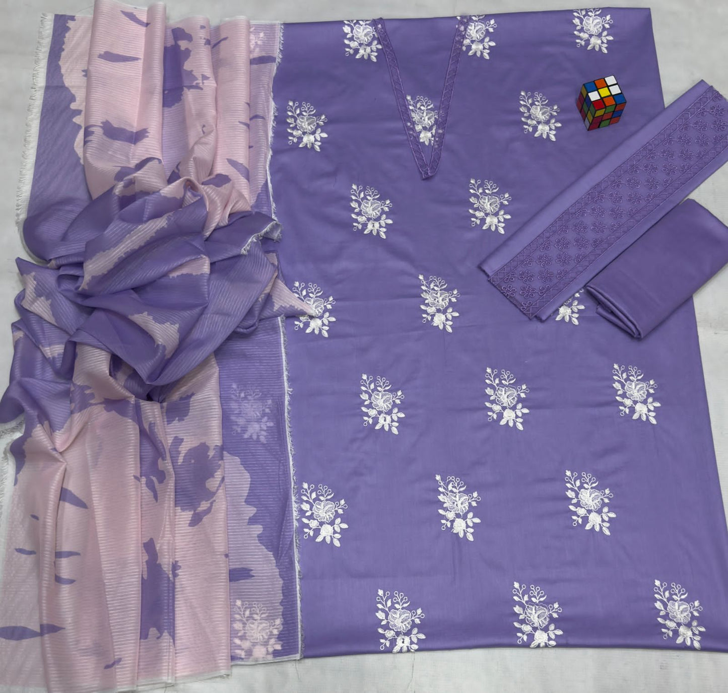 Hussain Rehar Lawn Embroidered 3Piece D-002