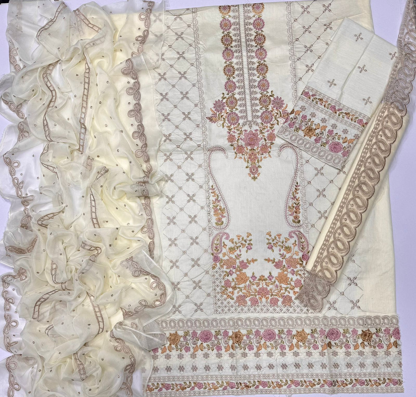 Crimson Embroidered lawn 3piece